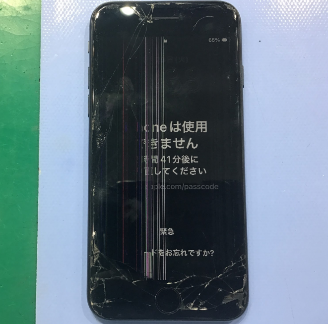 iPhoneSE2の修理はデータそのまま・最短即日修理のスマホ修理工房中野ブロードウェイ店にご相談ください！！